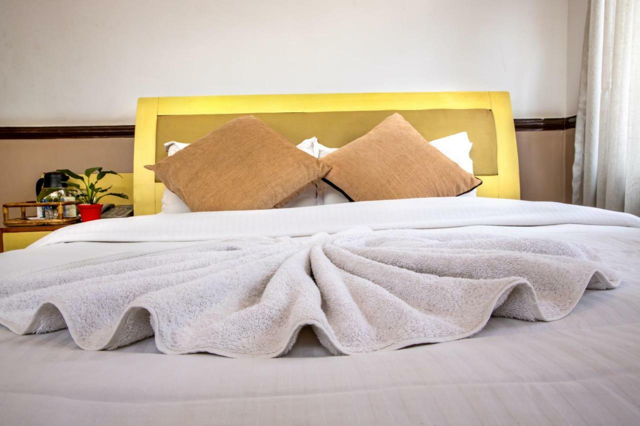 Shangrila Boutique Hotel Катманду Экстерьер фото