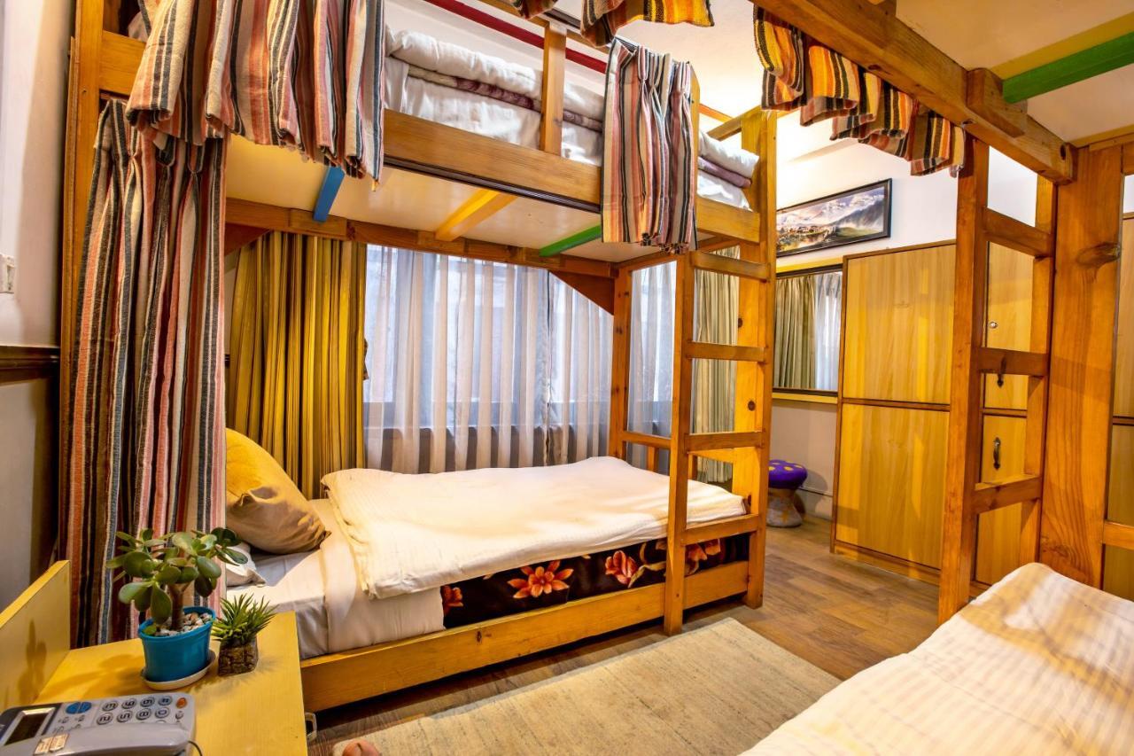 Shangrila Boutique Hotel Катманду Экстерьер фото